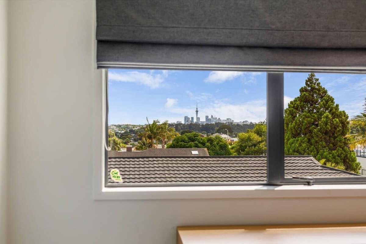 Modern 2br Townhouse Close To Aucklands Holiday home Auckland