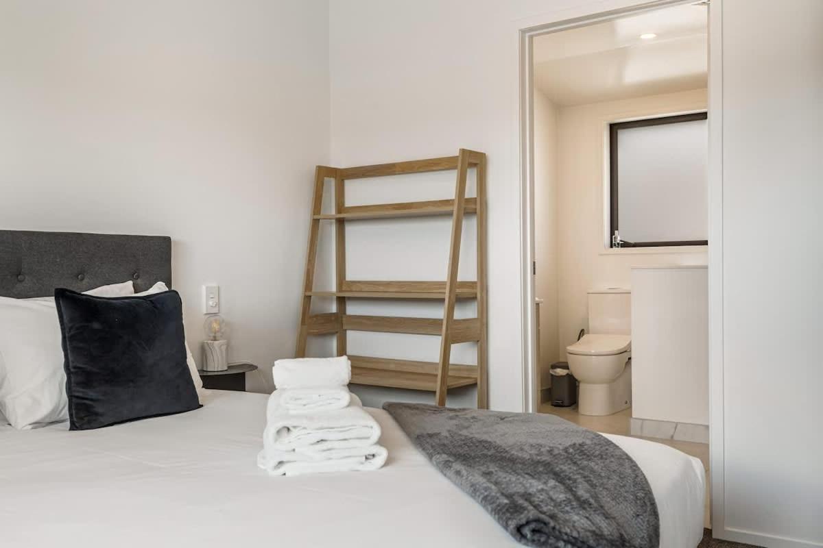 Modern 2br Townhouse Close To Aucklands * Auckland