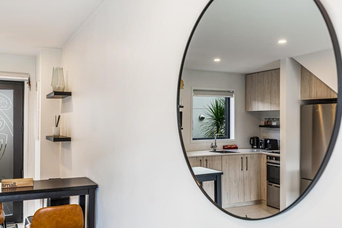 Modern 2br Townhouse Close To Aucklands Holiday home