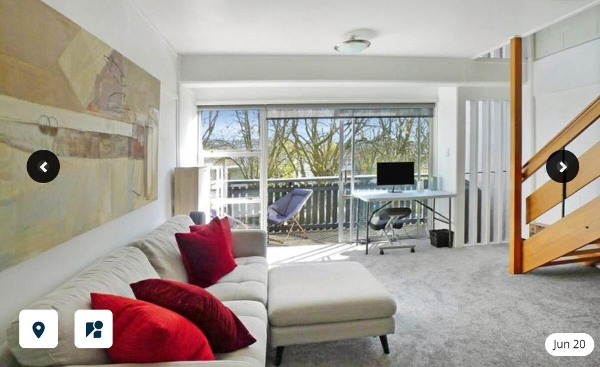 Apartment Sunny Fringe Townhouse With Private Parking *