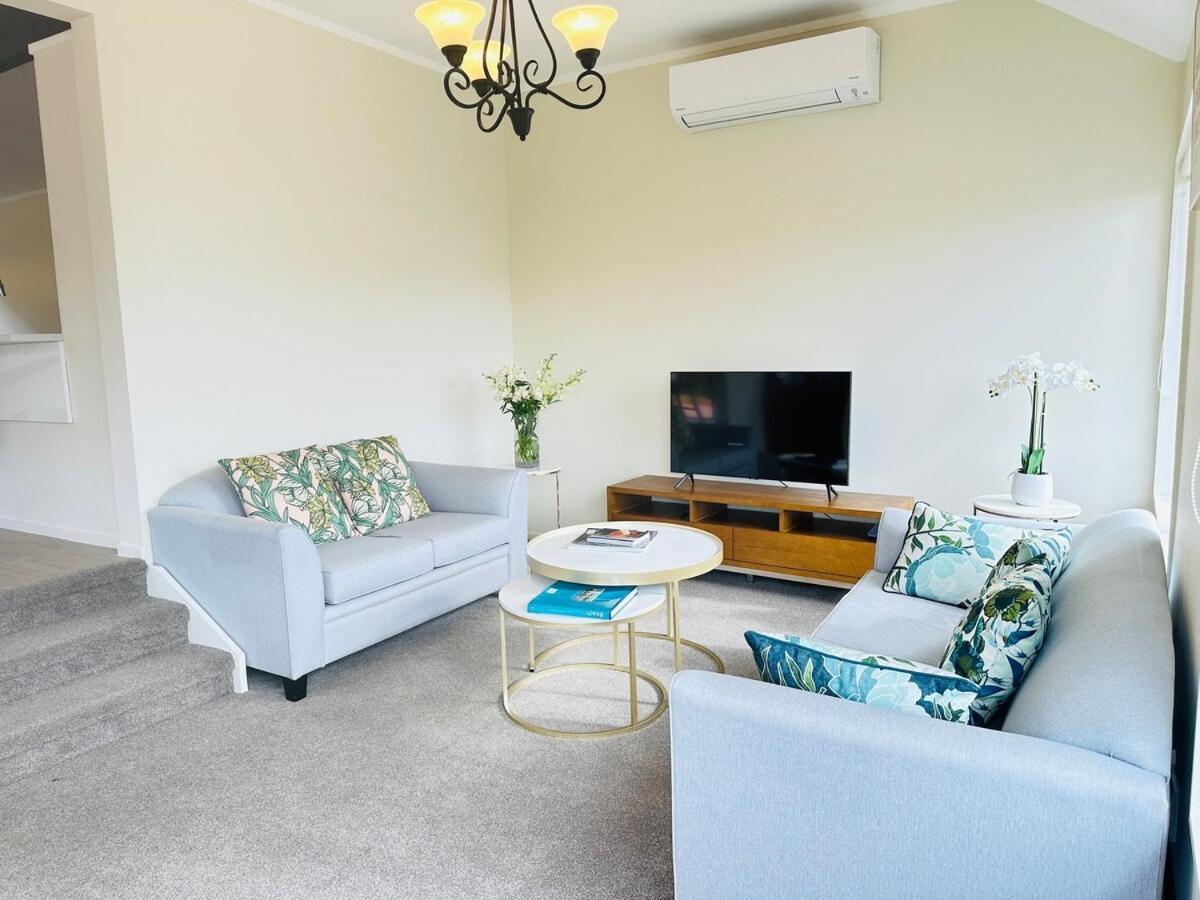 Villa A Away From - Bucklands Luxury 3-bedroom Garden