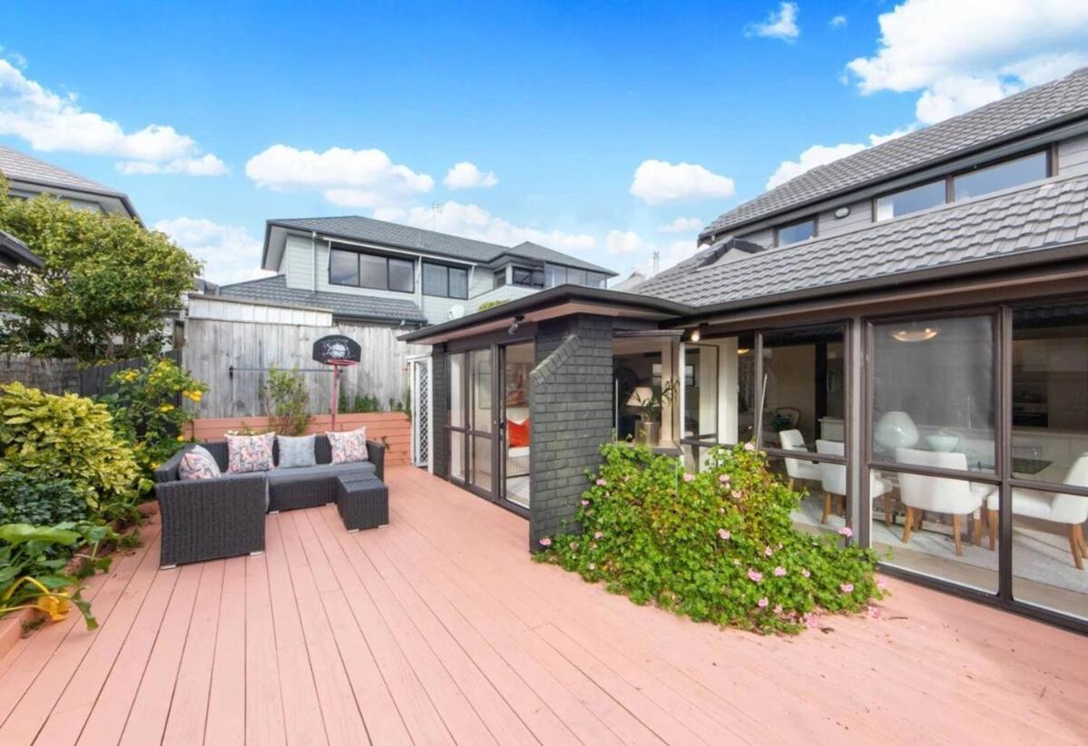 A Away From - Bucklands Luxury 3-bedroom Garden Villa *