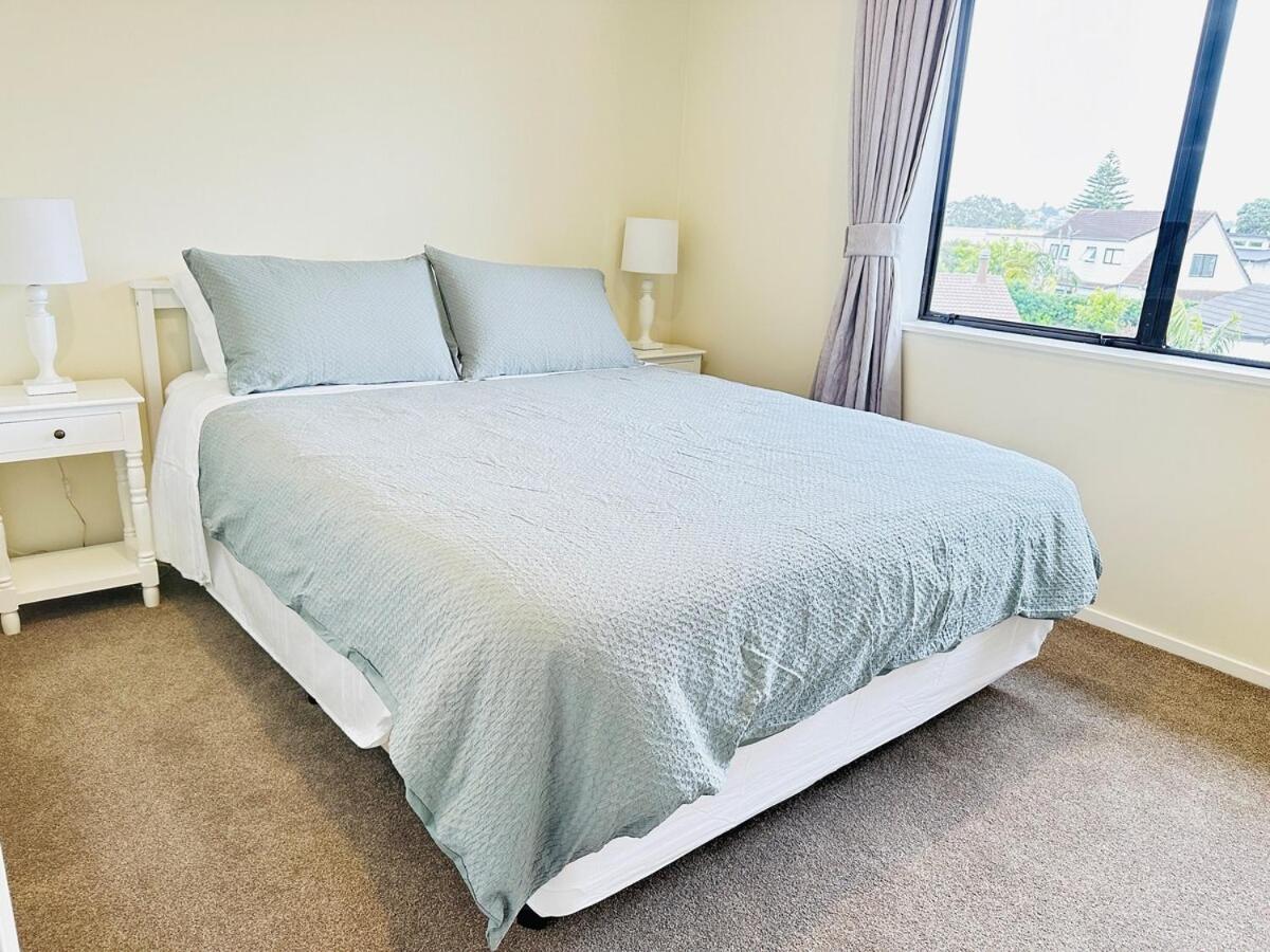 Villa A Away From - Bucklands Luxury 3-bedroom Garden *