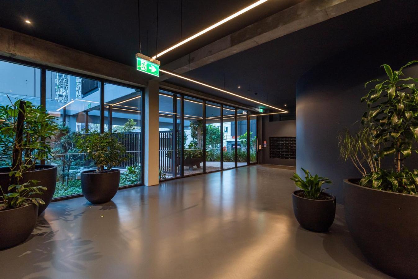 Spacious Luxe 2bd With Harbour Views And Parking Auckland