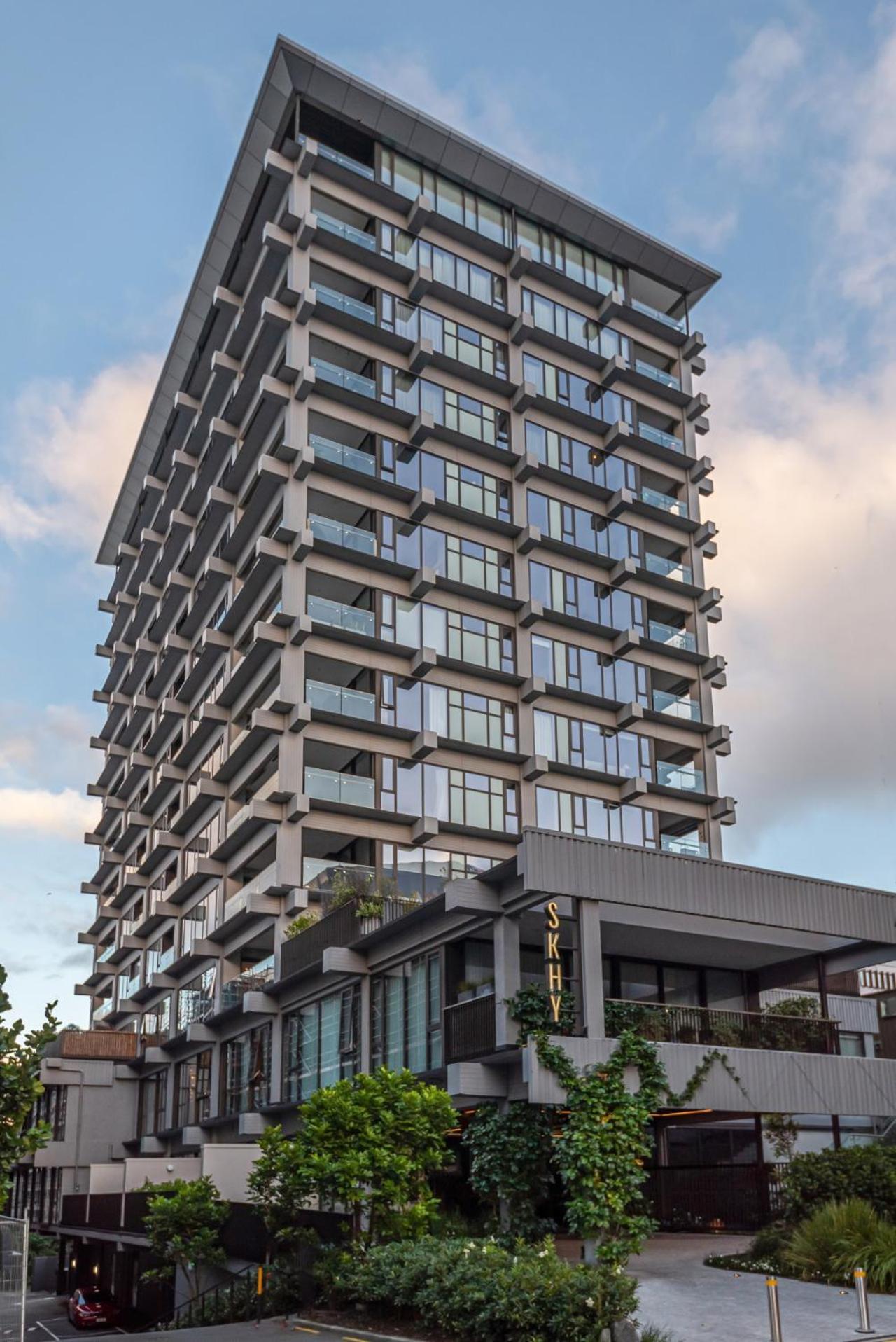 Spacious Luxe 2bd With Harbour Views And Parking Auckland