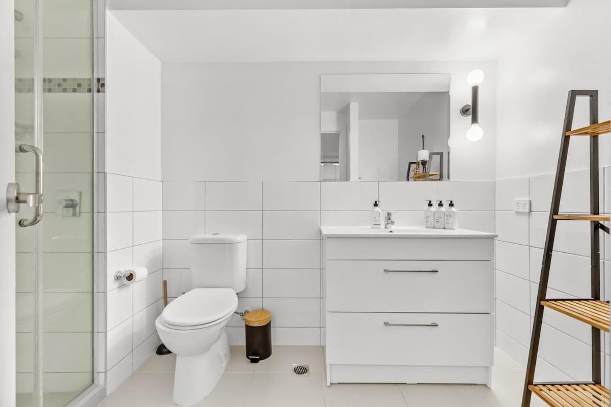 2br With Balcony & Parking In Prime Spot *