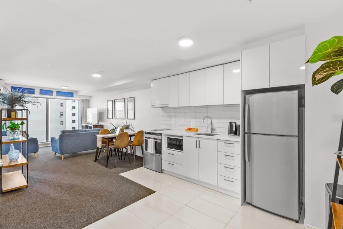 2br With Balcony & Parking In Prime Spot