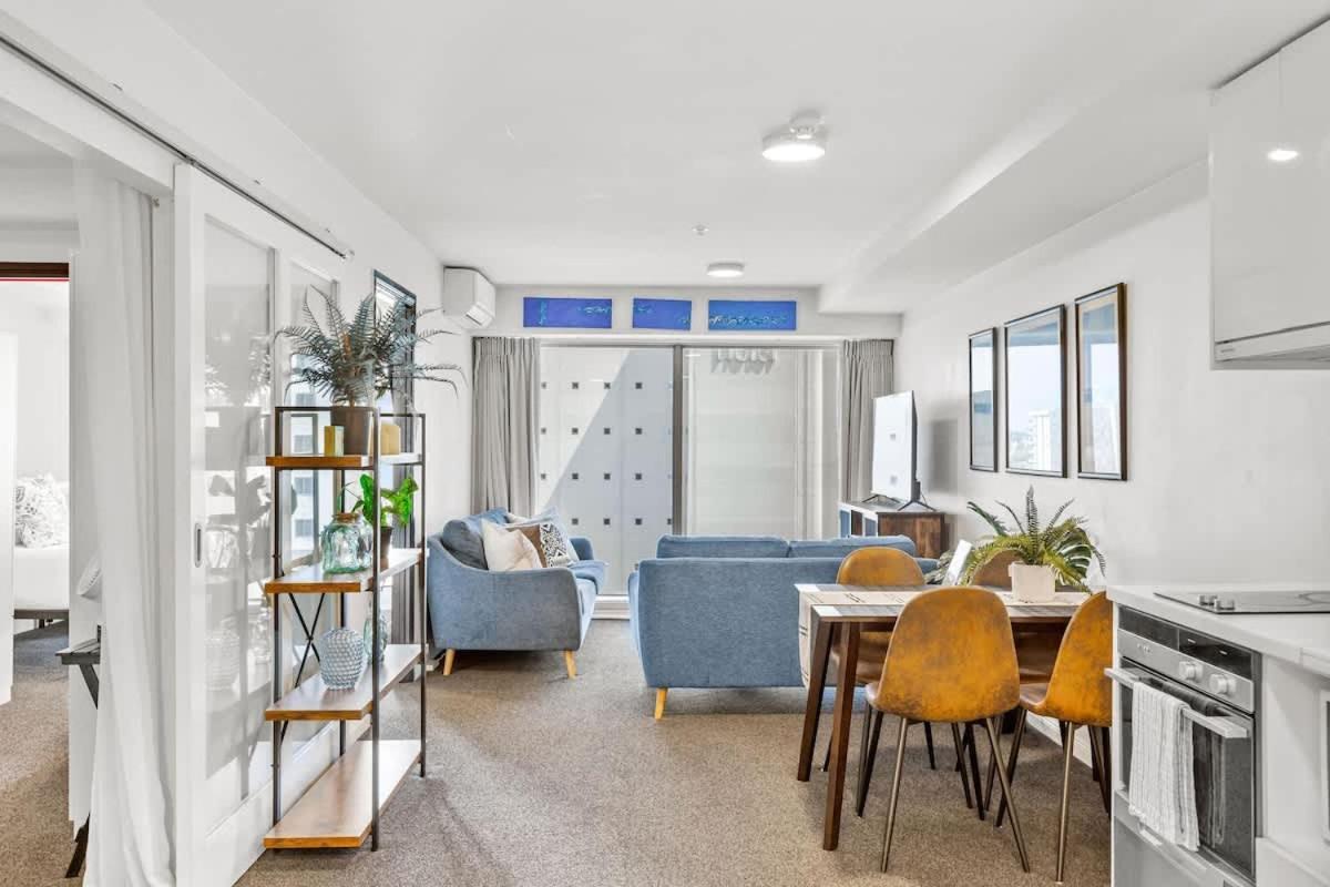 2br With Balcony & Parking In Prime Spot Apartment