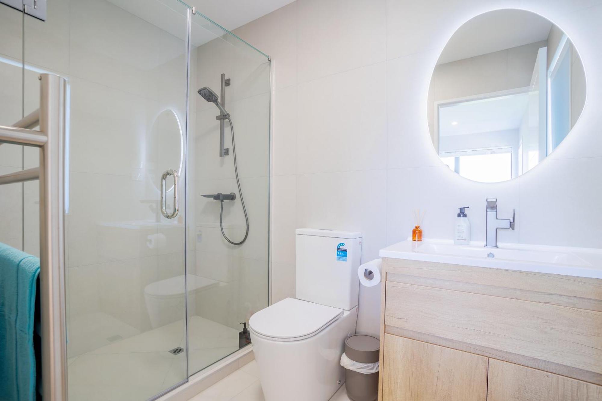 4 Bedrooms Retreat With Netflix With Prime Location * Auckland