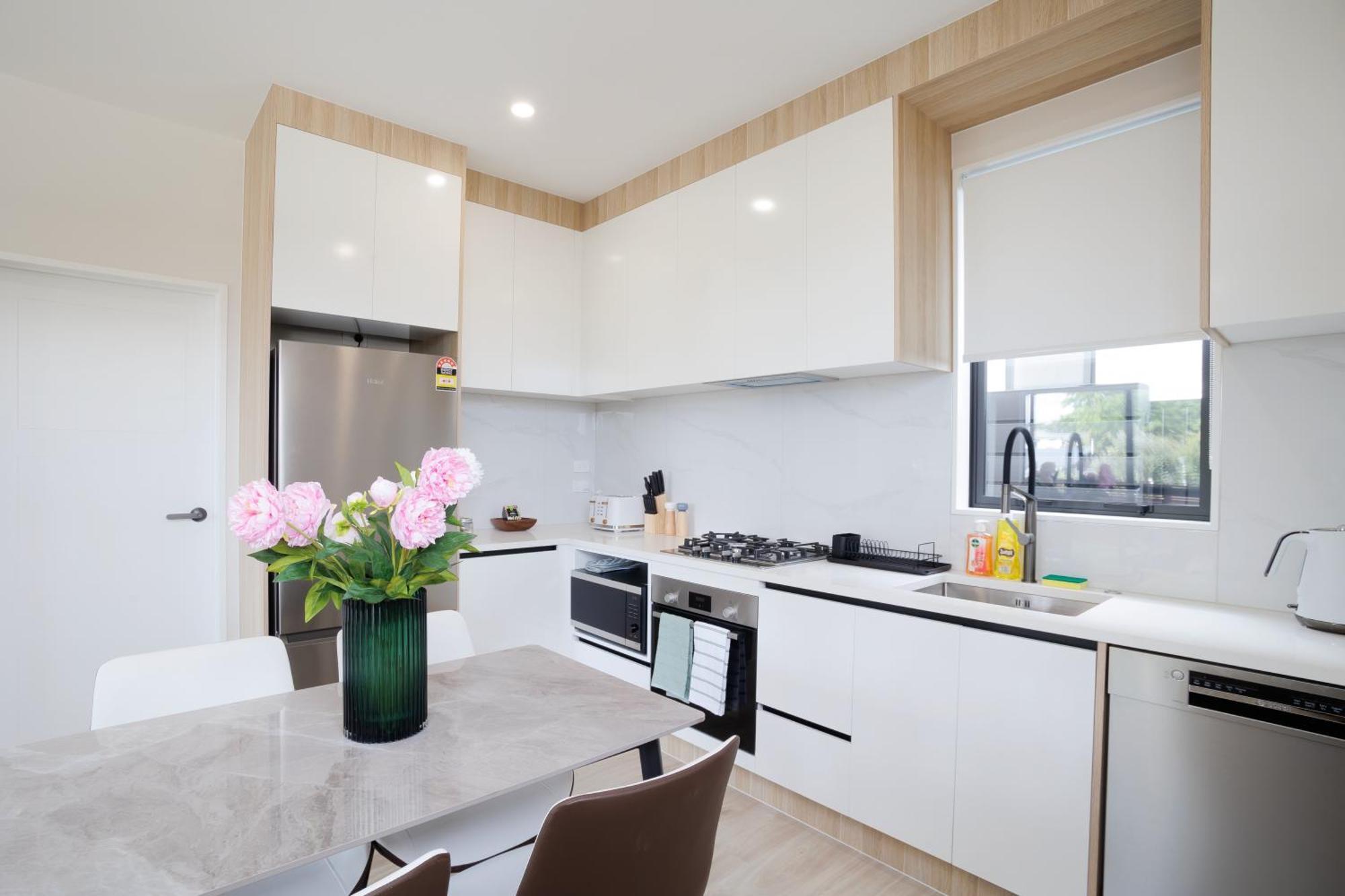 4 Bedrooms Retreat With Netflix With Prime Location Auckland