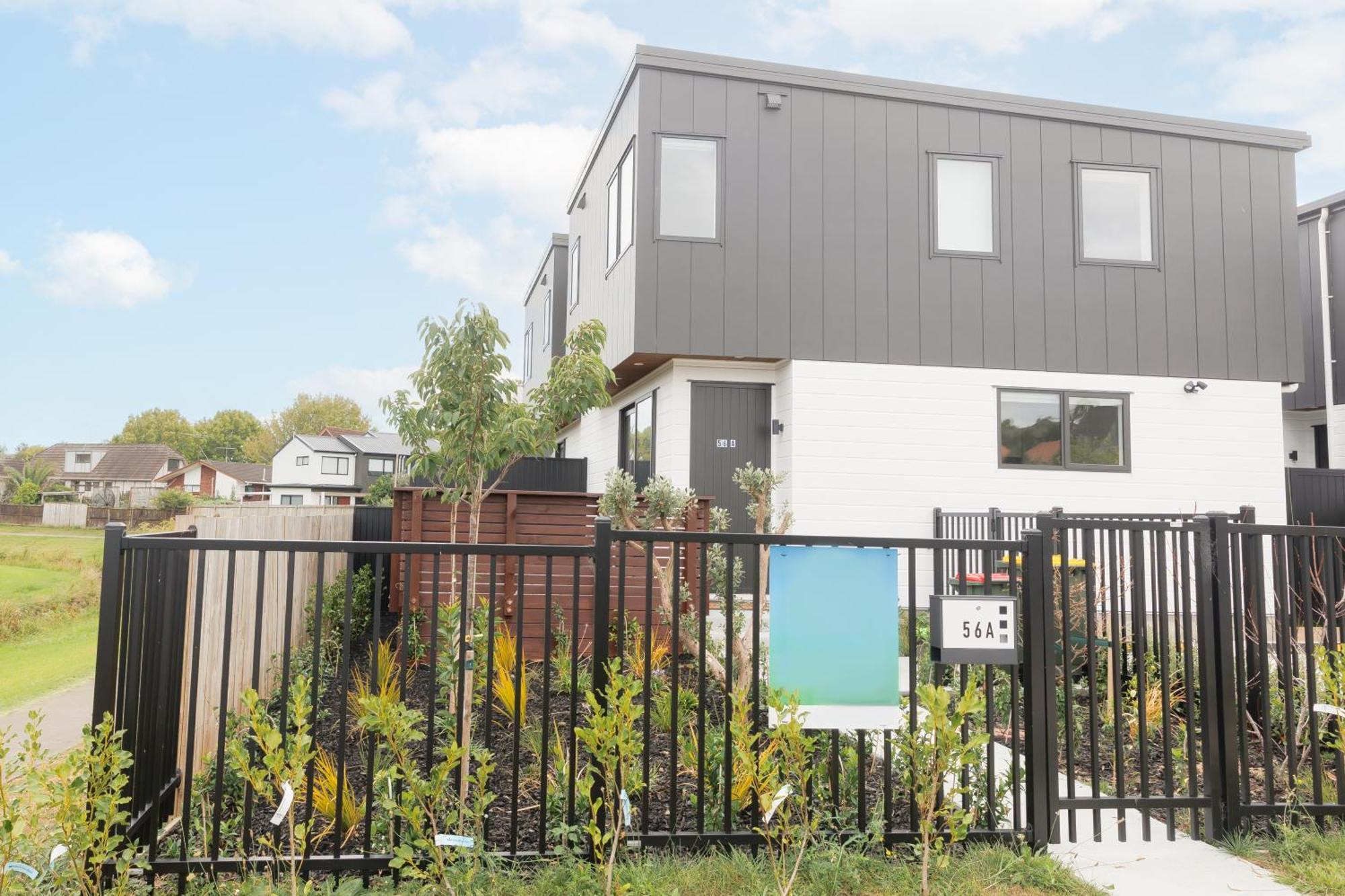 4 Bedrooms Retreat With Netflix With Prime Location Auckland