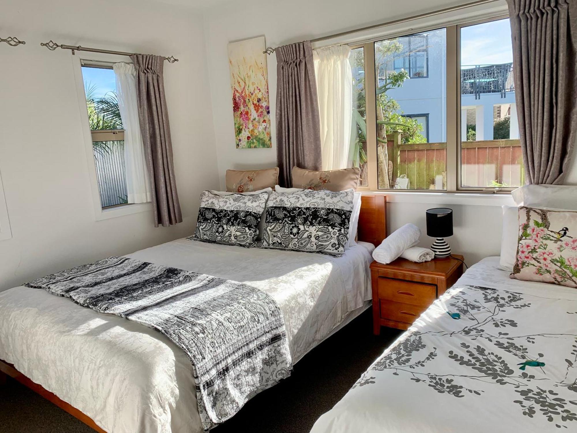 Guest house Amazing Seaview House 4*