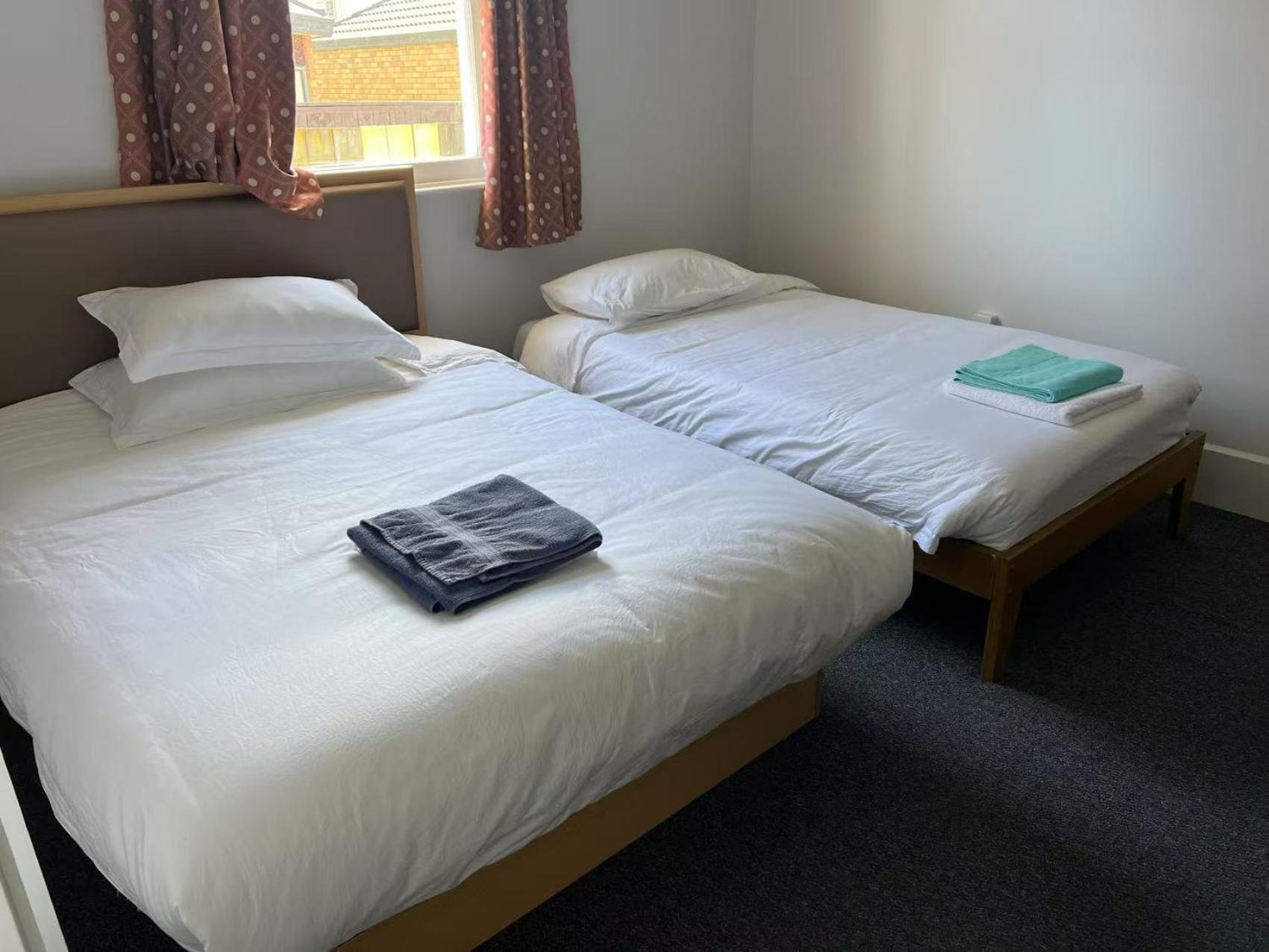 5 Bedroom House A With 13 Beds Including 6 Double Beds, 2 Single Beds, And 5 Sofa Beds Holiday home