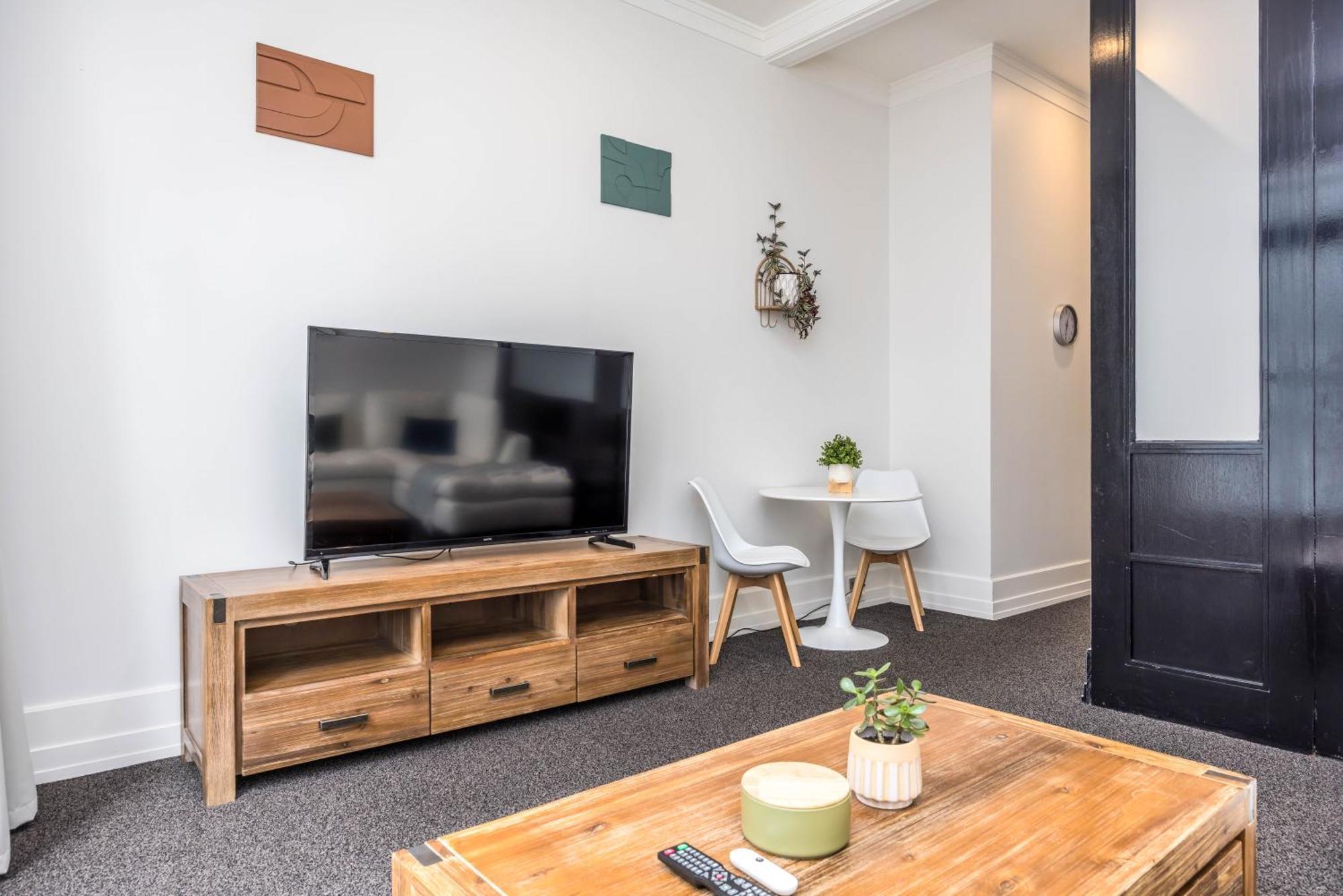 Luxury Heritage With Free Parking, Pools And Gyms Auckland