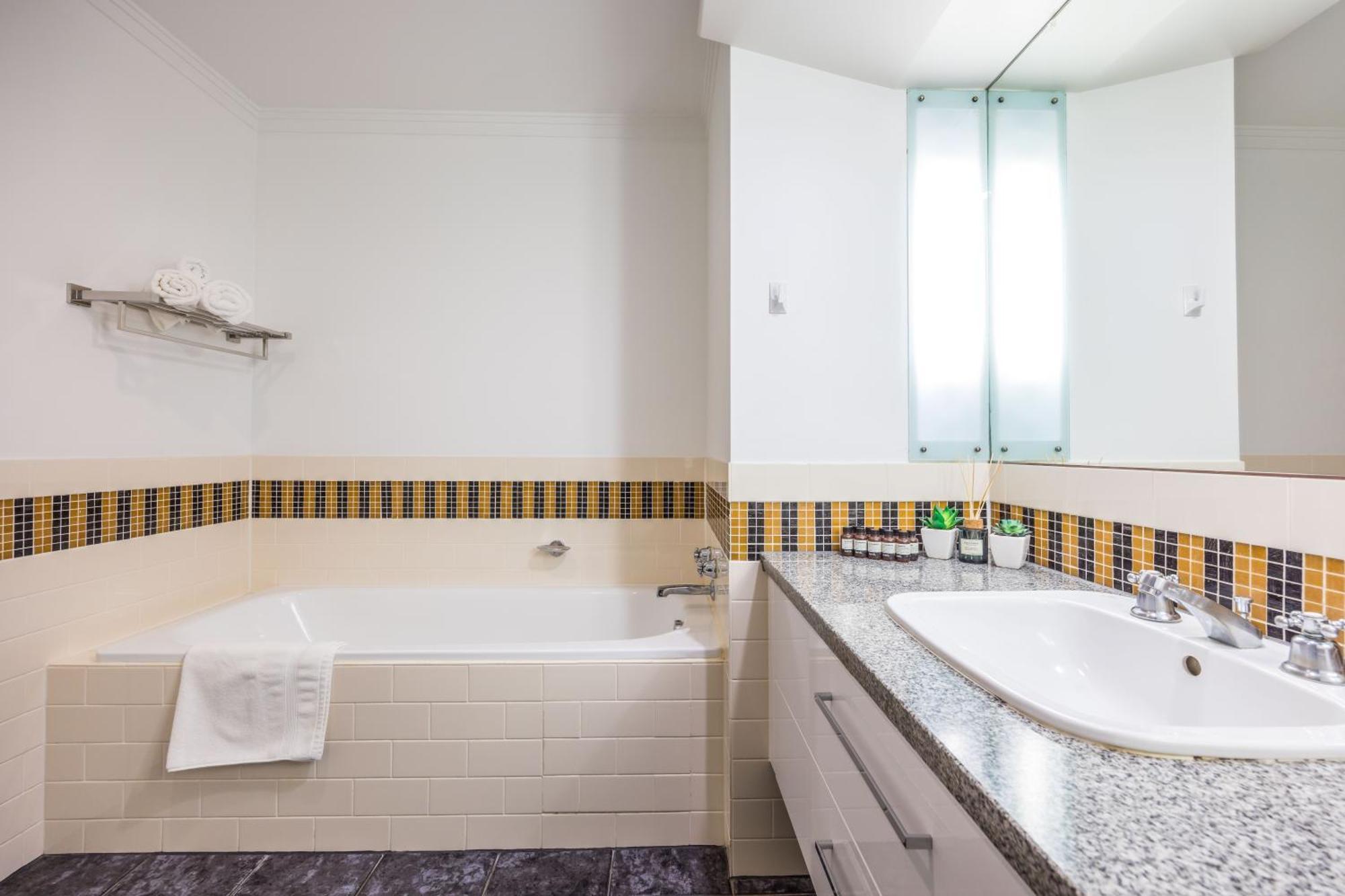Luxury Heritage With Free Parking, Pools And Gyms * Auckland