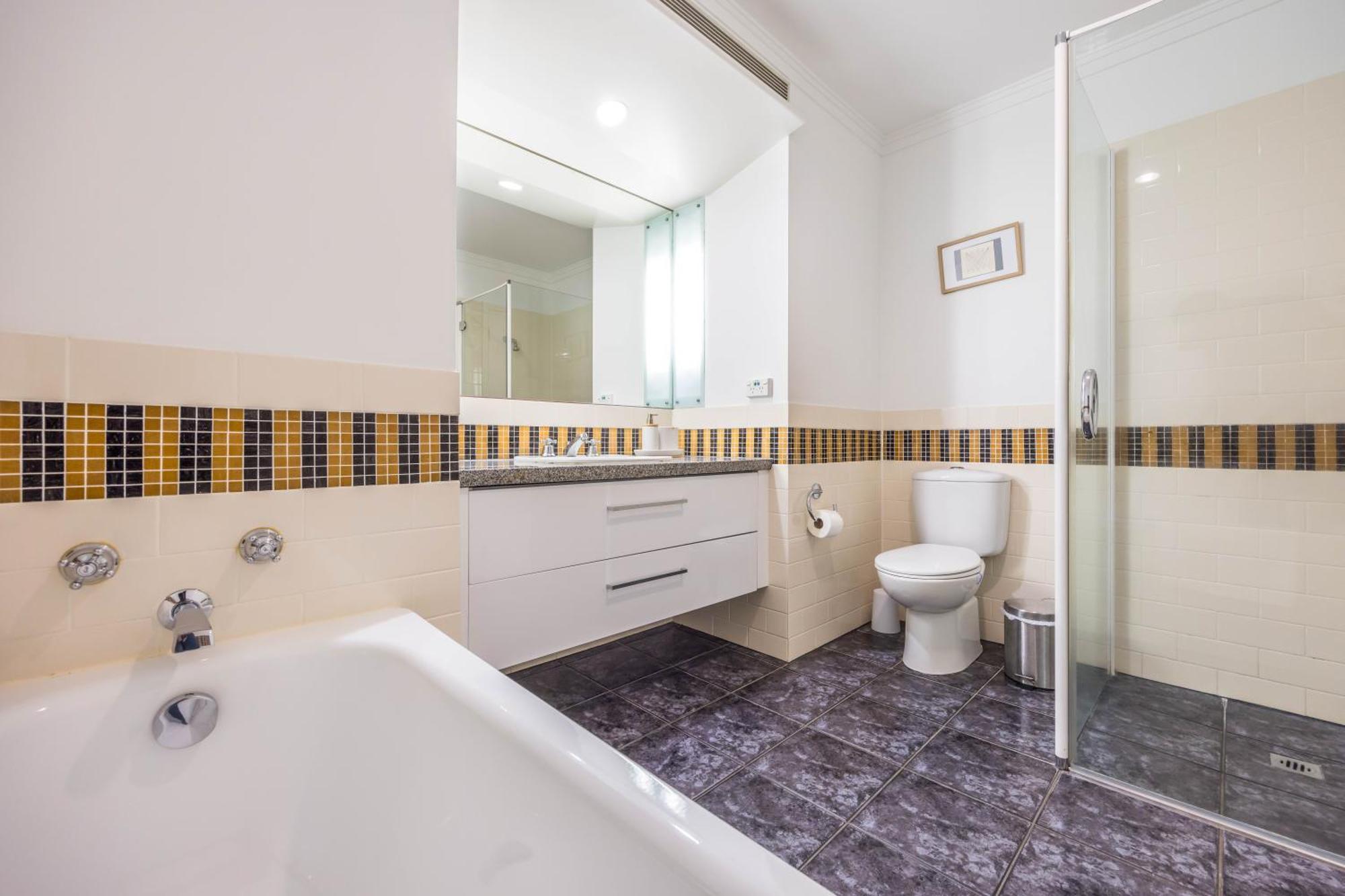 Luxury Heritage With Free Parking, Pools And Gyms *