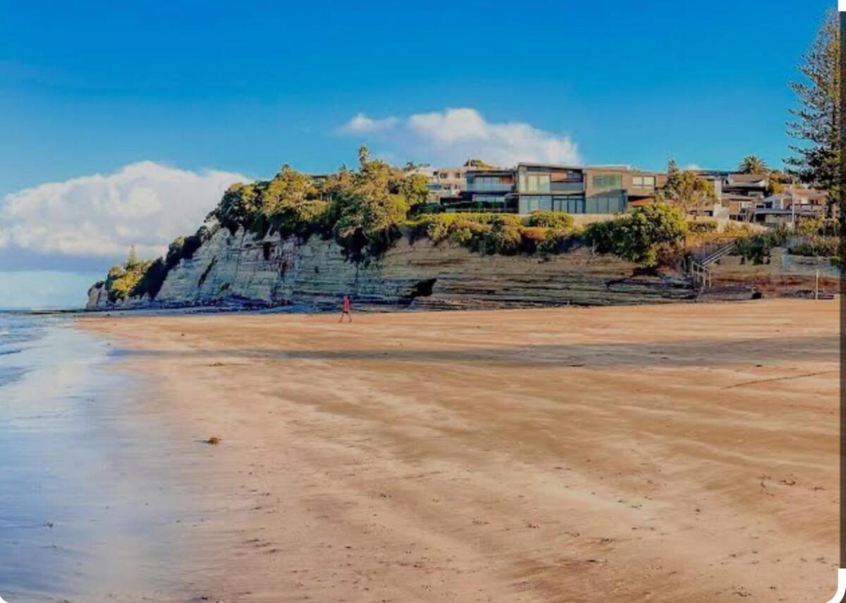Coastal Comfort, Close To & Eateries *