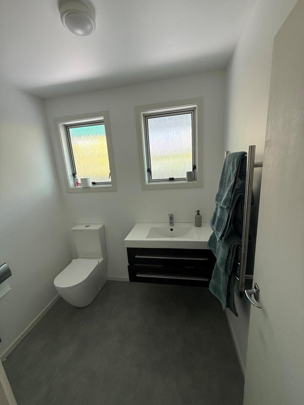Apartment Coastal Comfort, Close To & Eateries *