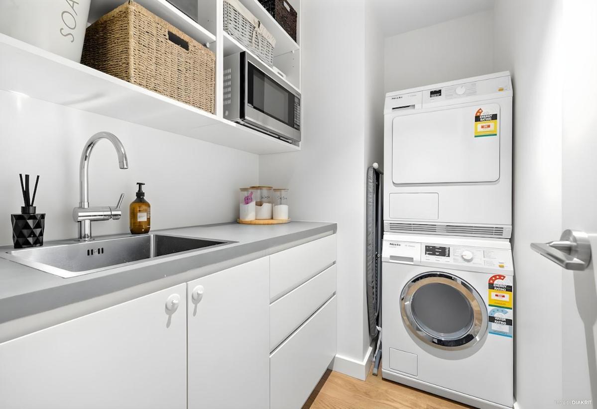 Upscale Abode In Prime Location - Free Parking Apartment Auckland