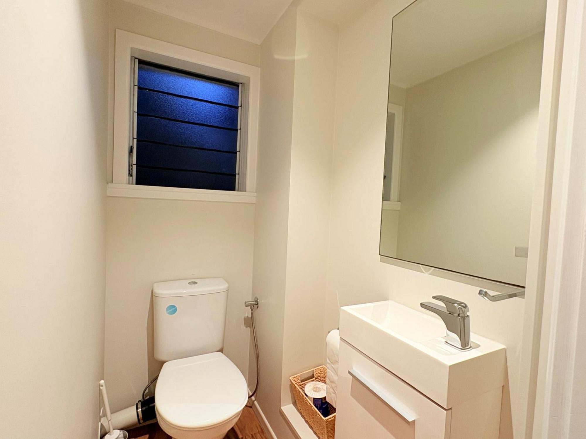 Guest house Spacious & Secluded Bush-view In Kohimarama Auckland