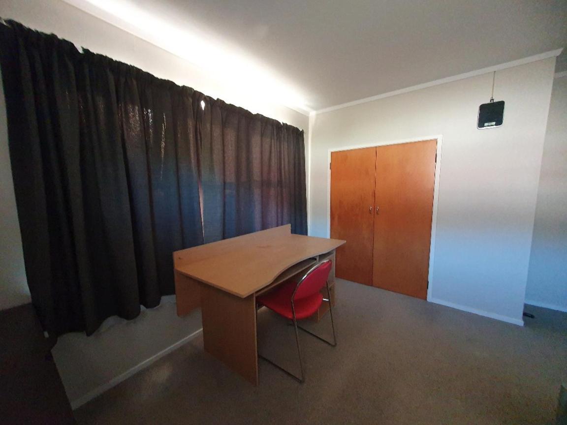 Lovely House In Great Location In * Auckland