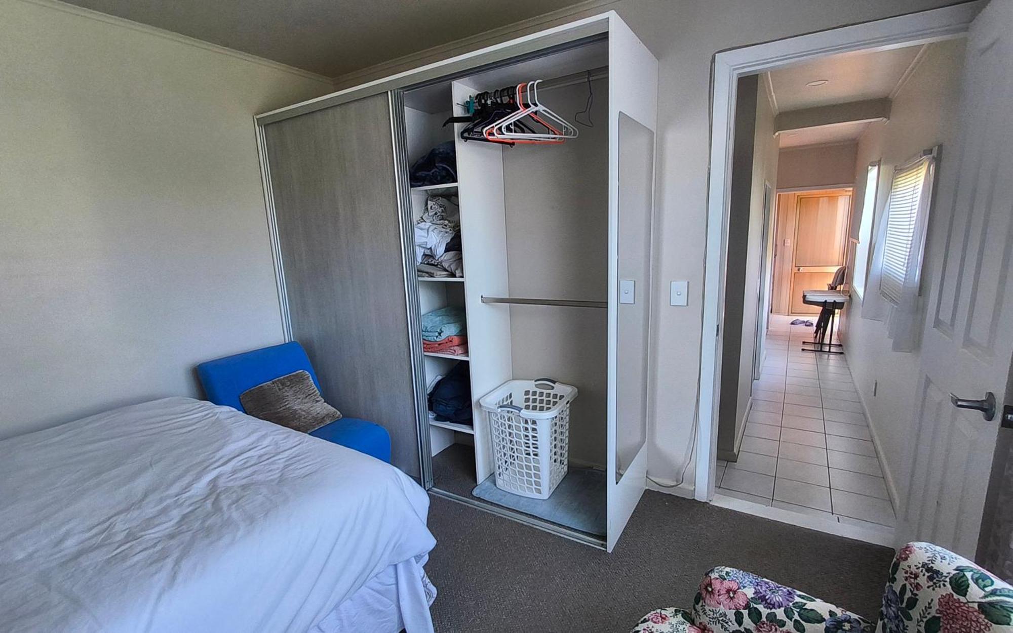 Guest house Small Private Self-contained Unit *