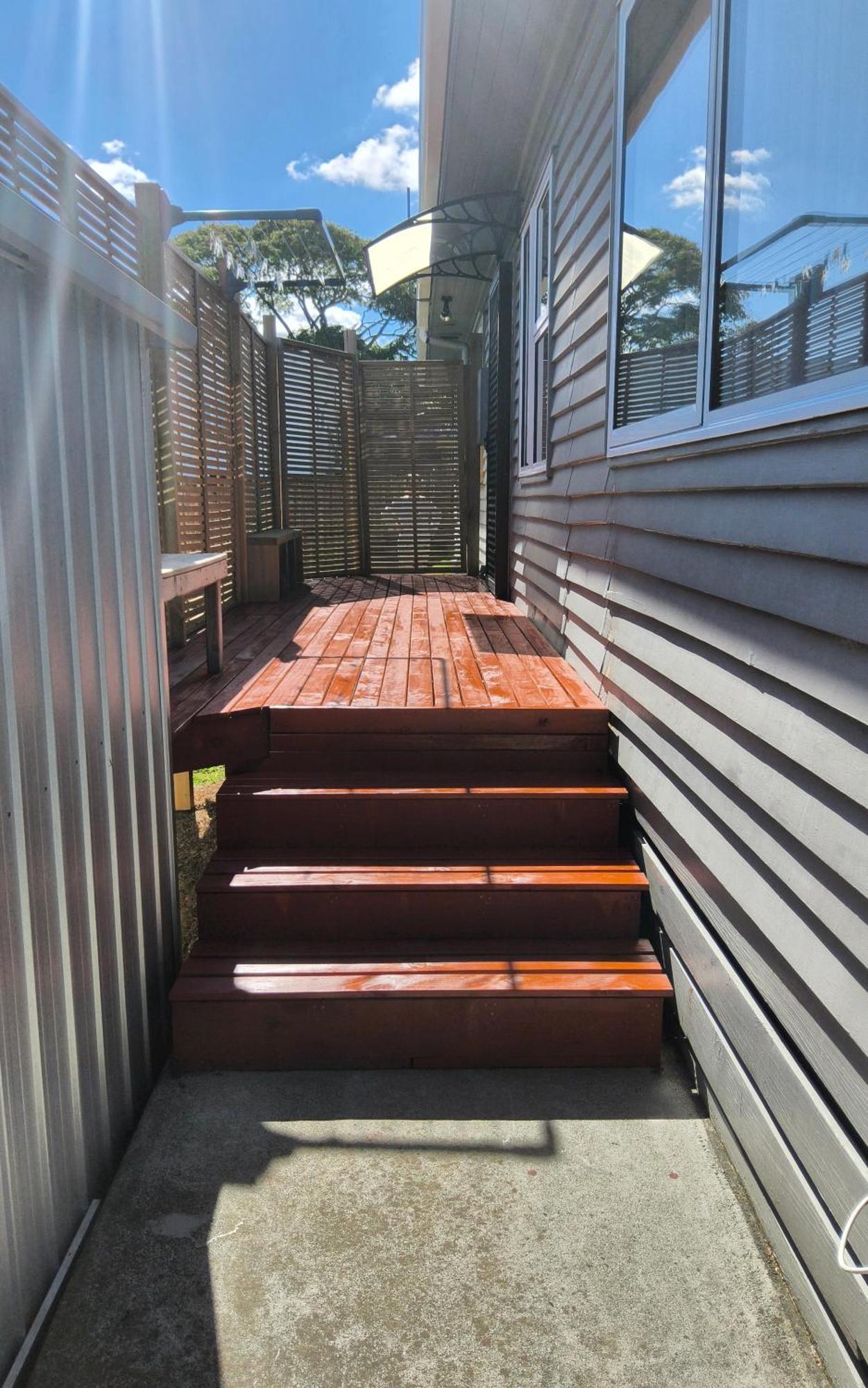 Small Private Self-contained Unit Guest house Auckland
