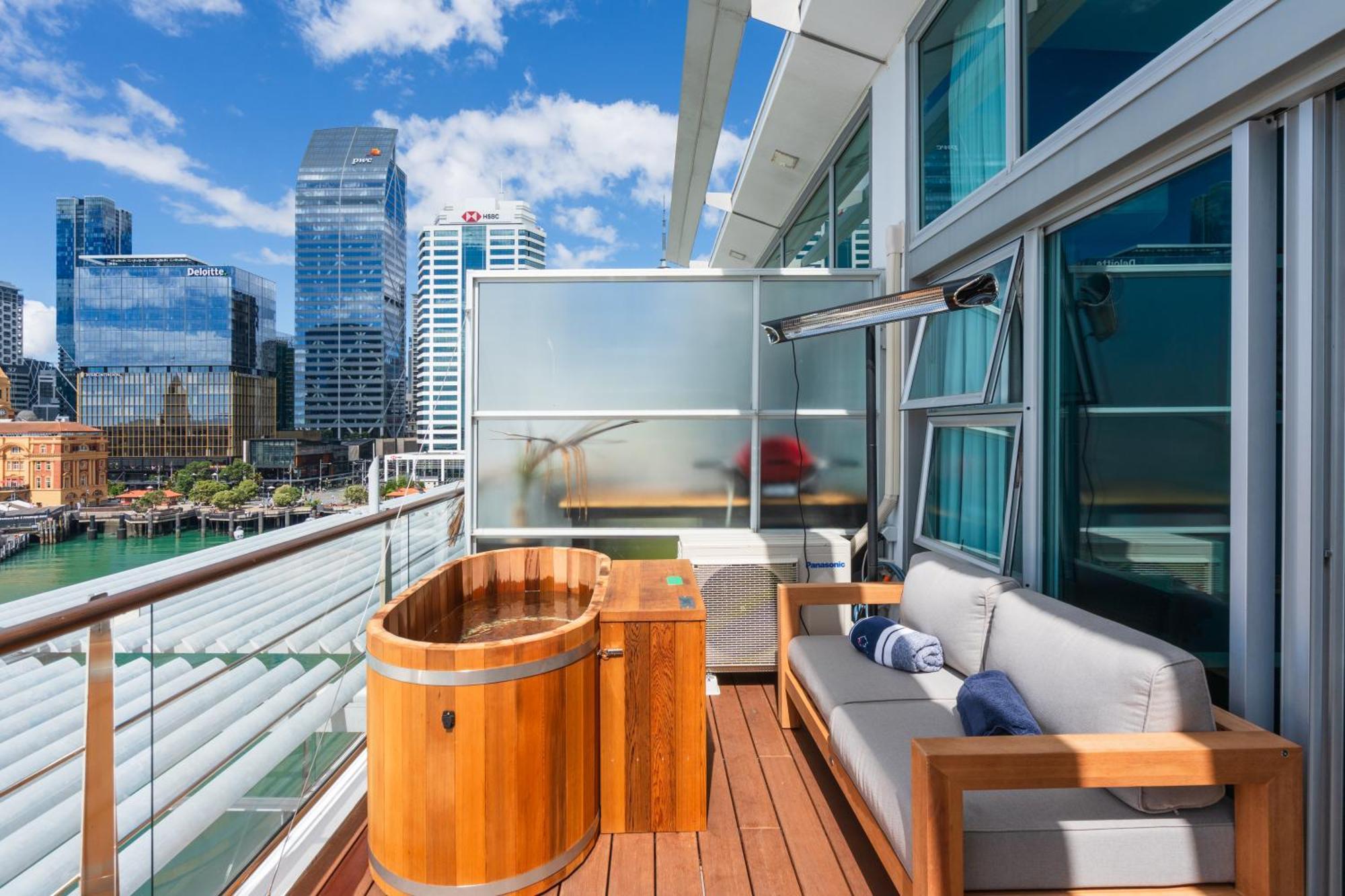 Apartment Penthouse With Stunning Harbour Views Auckland