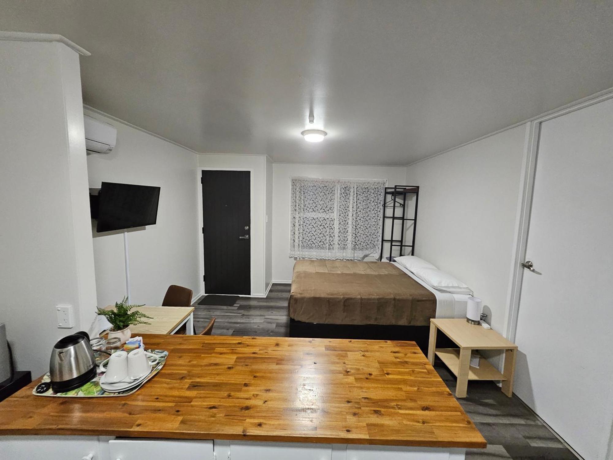 Rockfield Motel 2*