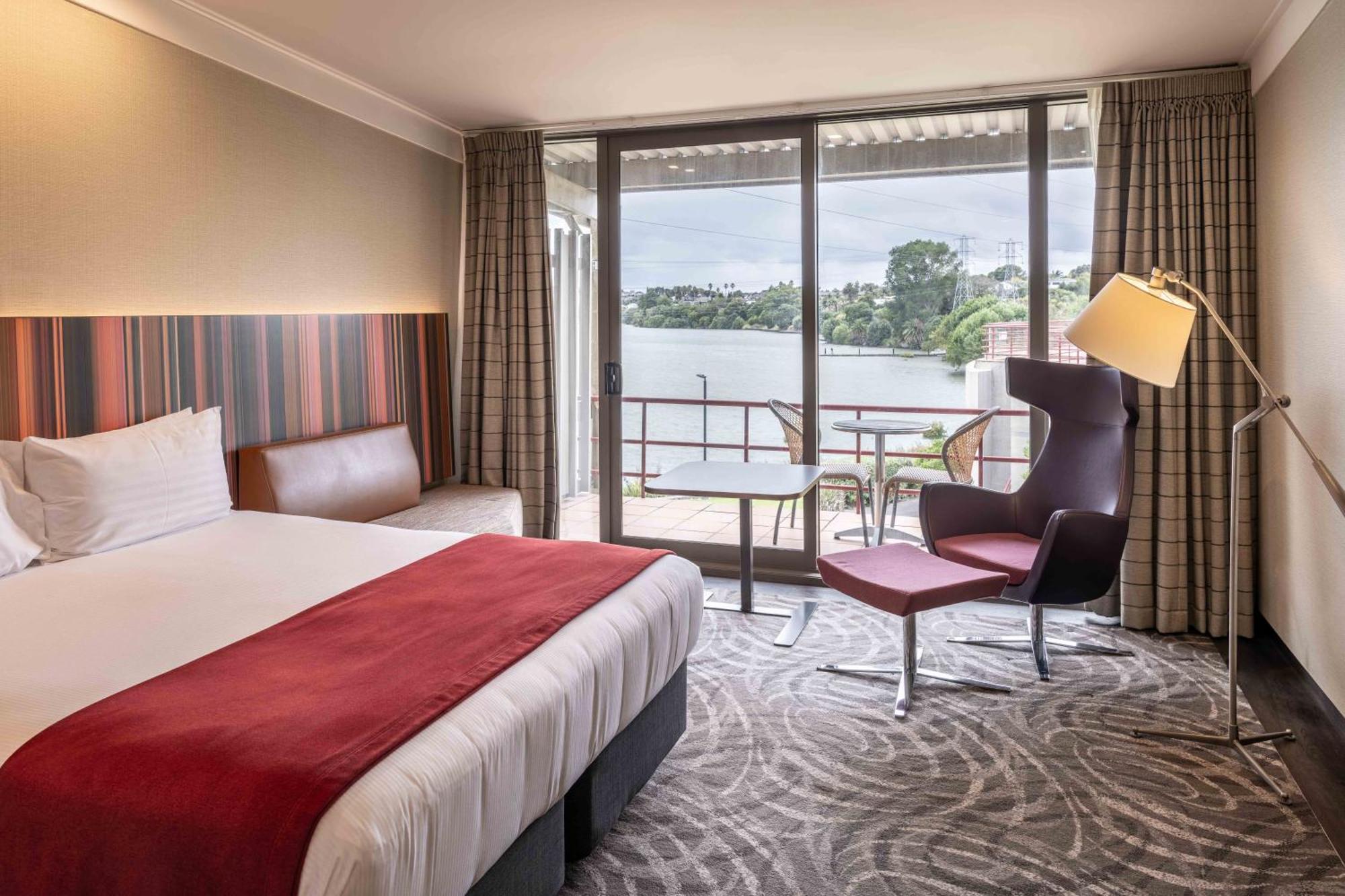Waipuna & Conference Centre Hotel