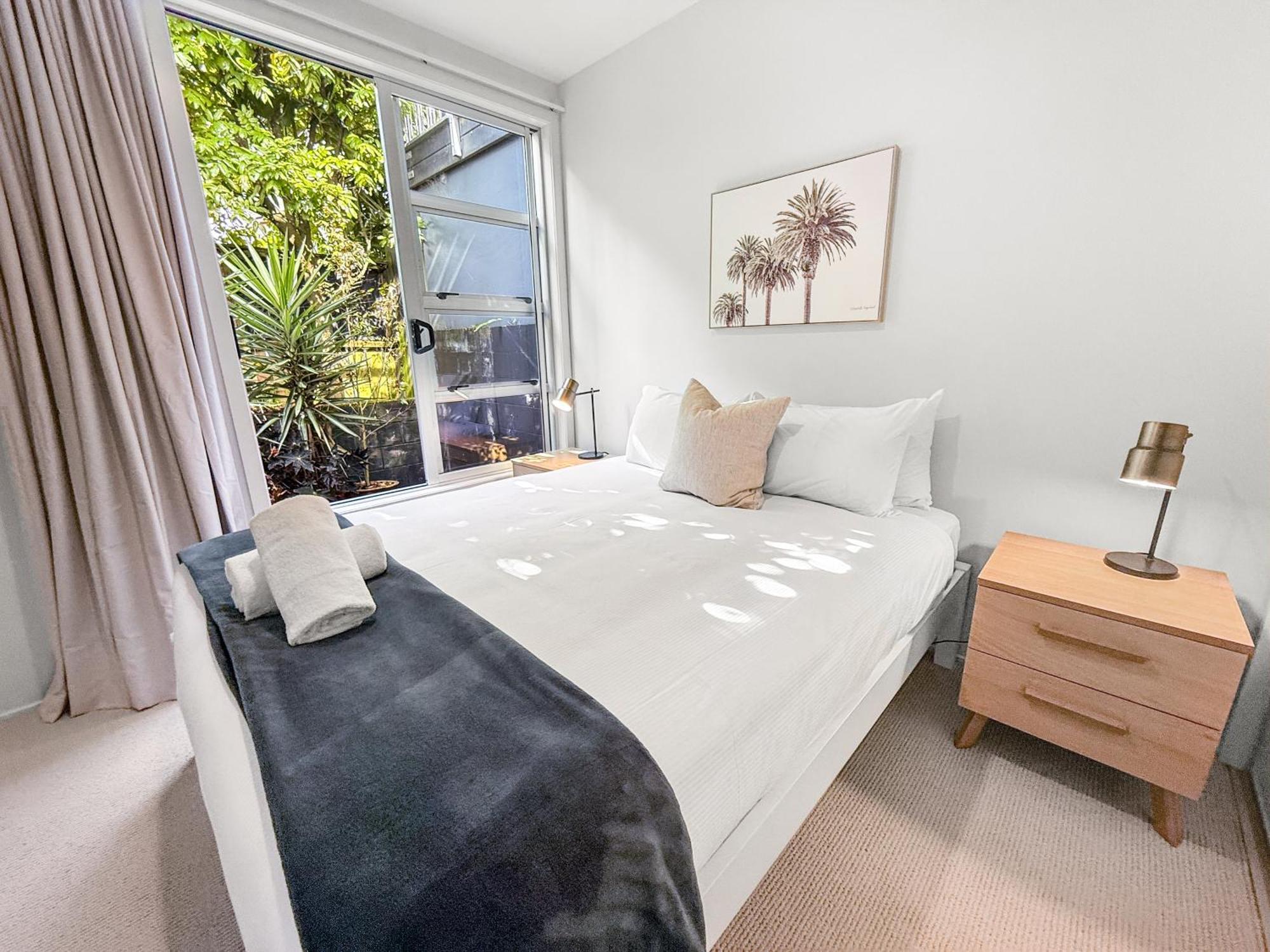 Westmere Wonder L Gorgeous 3 Bed Inc View