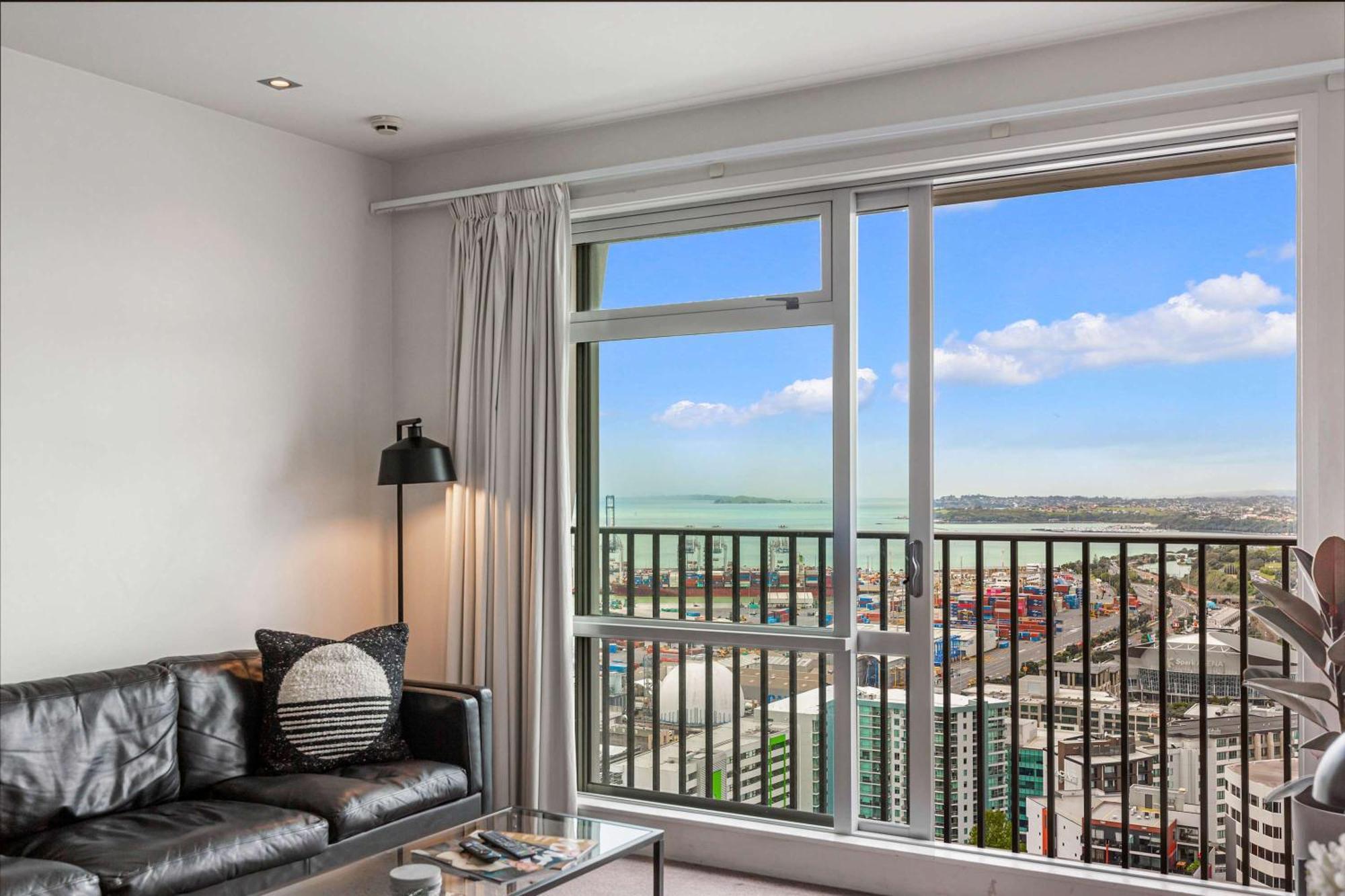 Apartment Luxury 2br In Cbd Pool, Gym, Prime Spot