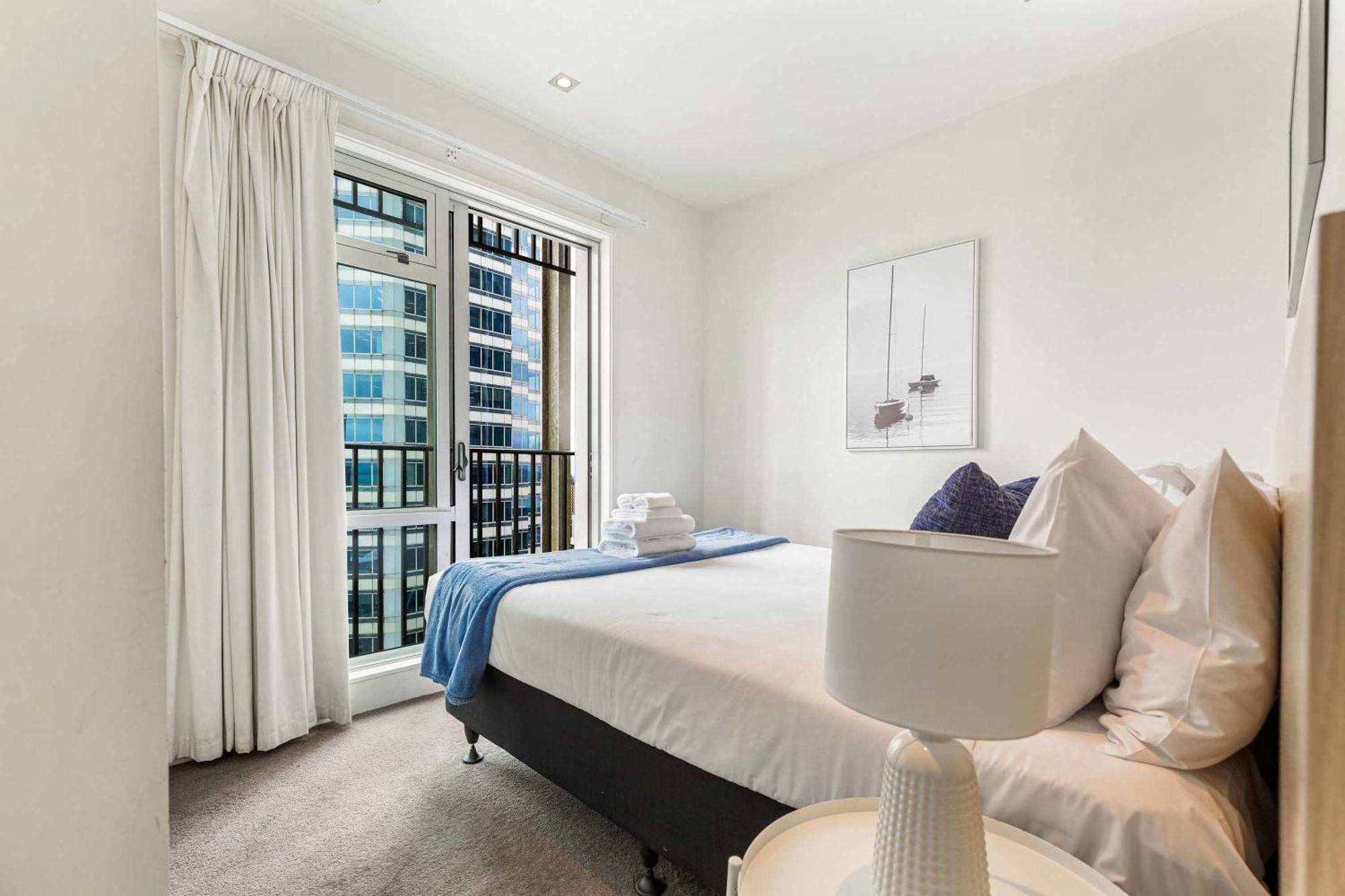 Apartment Luxury 2br In Cbd Pool, Gym, Prime Spot *