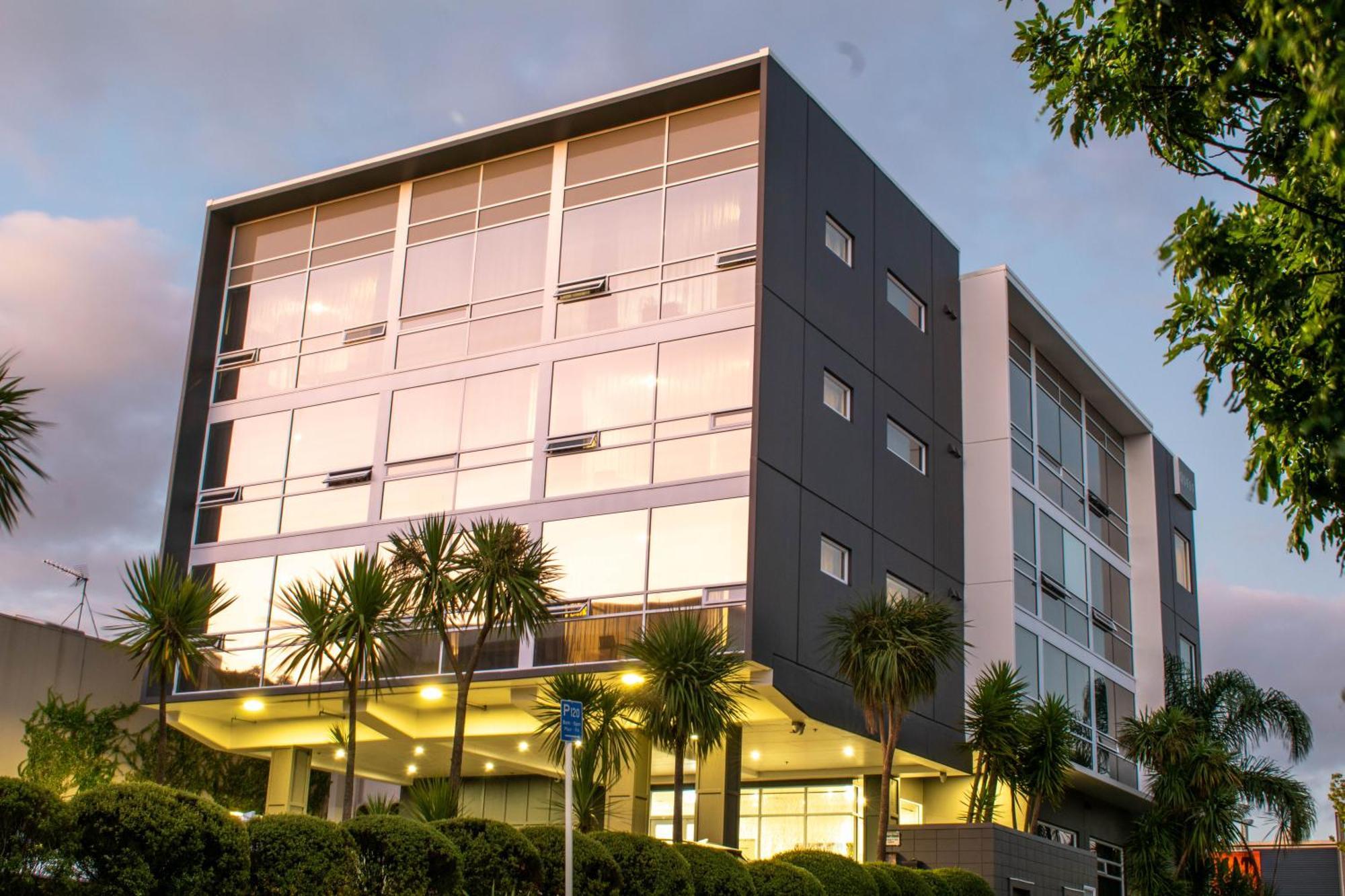 Quest Henderson Aparthotel