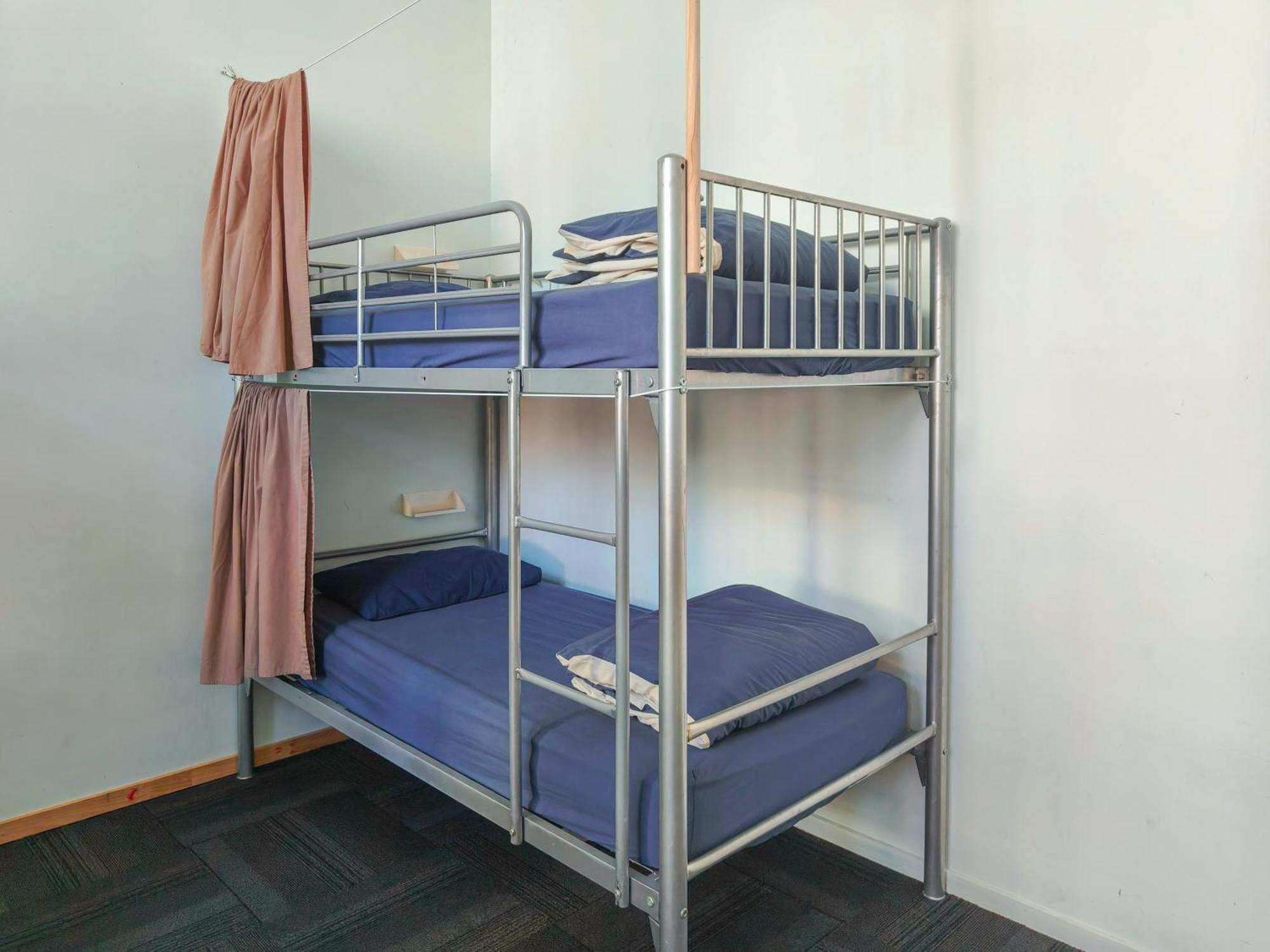 Metro Adventurer Backpackers Hostel Auckland