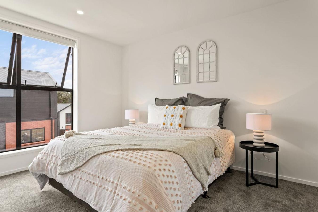 Suburban Hideaway In Henderson Auckland
