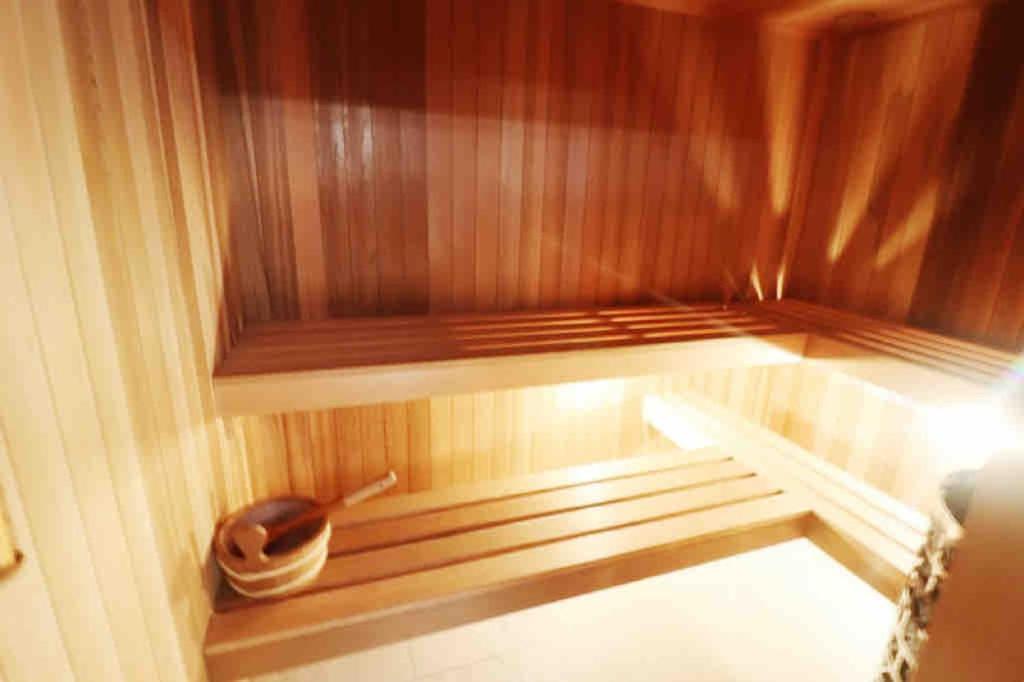 Elegant Center Stay, Stylish Living *
