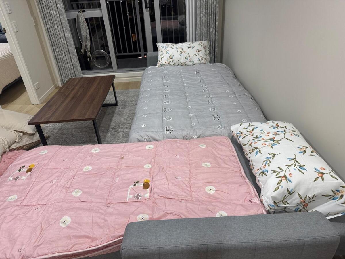 Luxury Penthouse 2 Bd 2 Bth 2 Carparks Pool Apartment