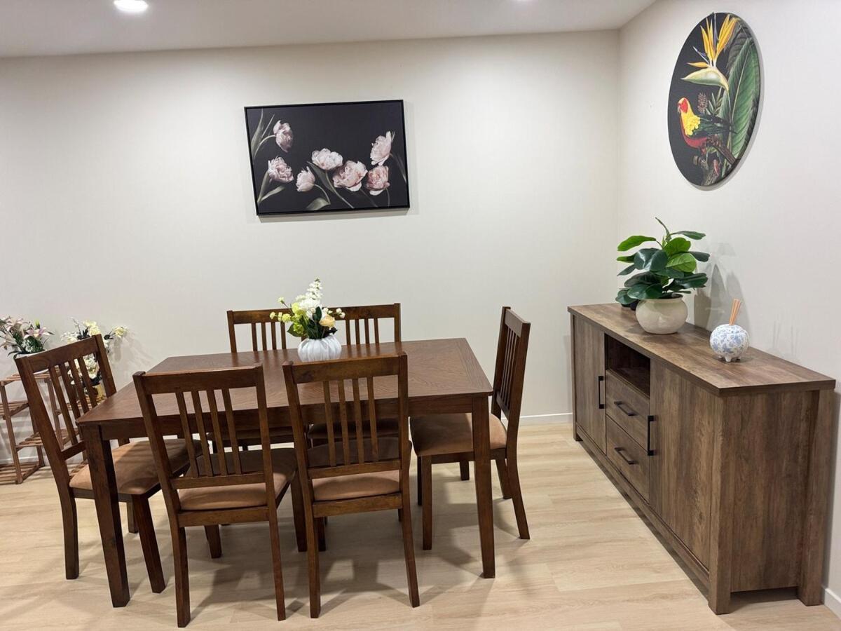 Luxury Penthouse 2 Bd 2 Bth 2 Carparks Pool * Auckland