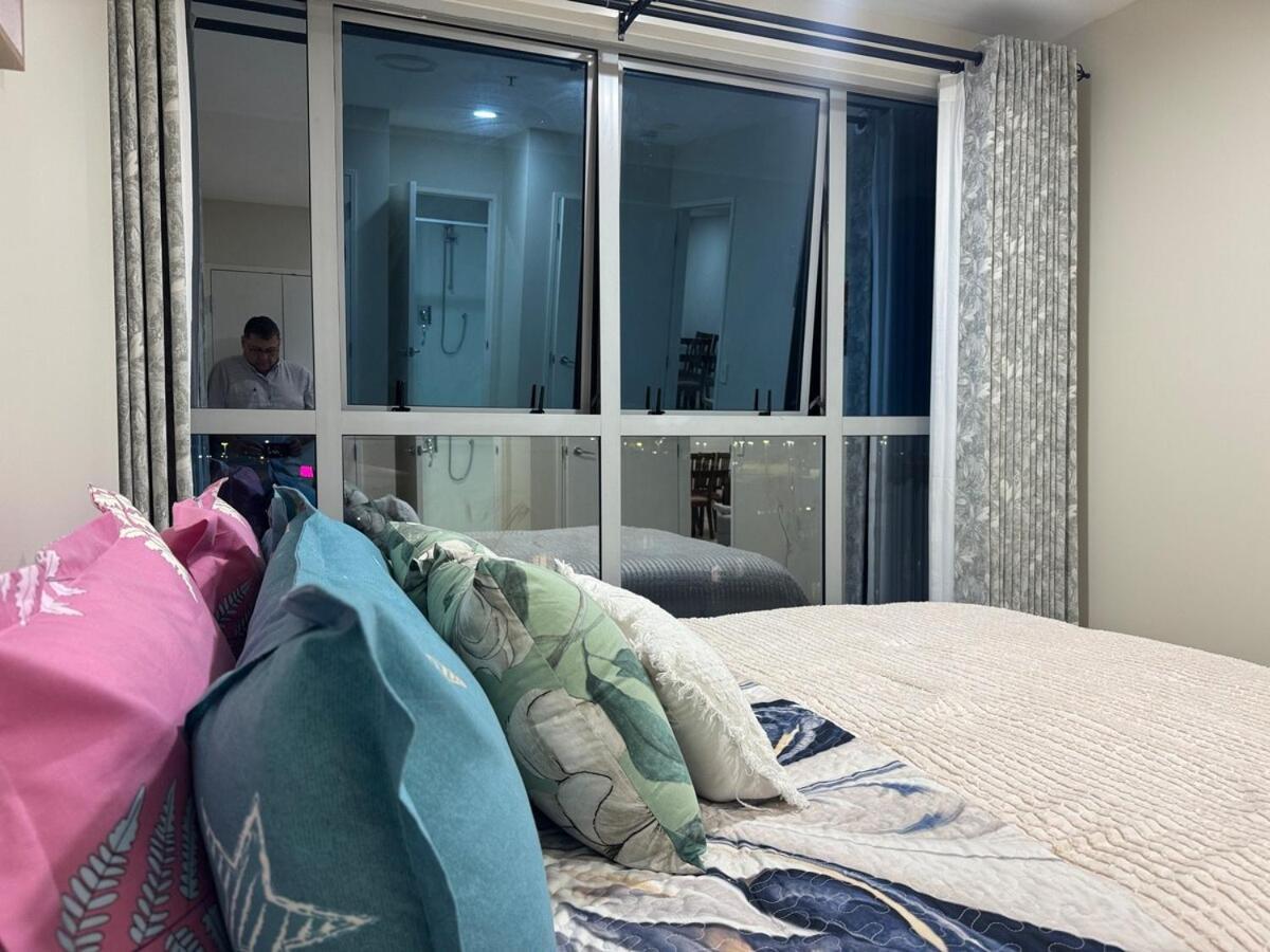 Luxury Penthouse 2 Bd 2 Bth 2 Carparks Pool Auckland