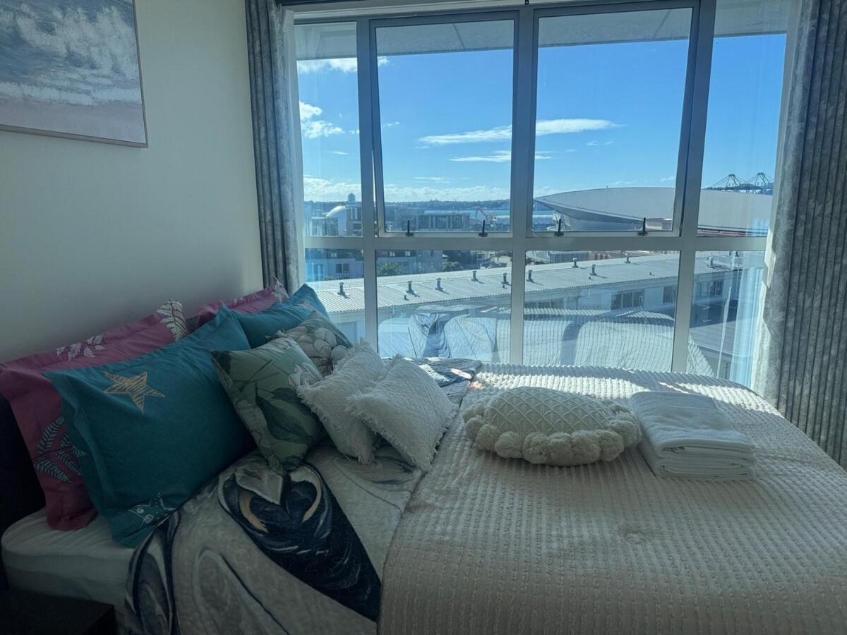 Luxury Penthouse 2 Bd 2 Bth 2 Carparks Pool Apartment Auckland