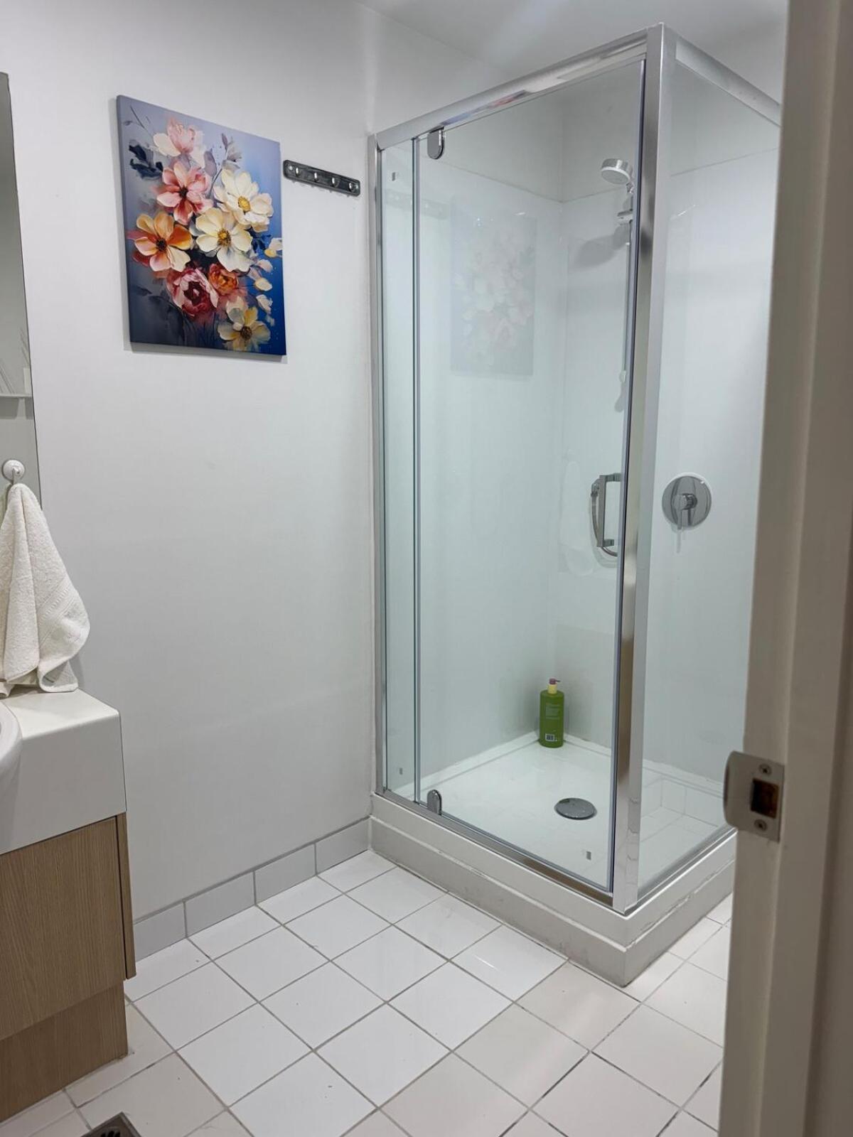 Luxury Penthouse 2 Bd 2 Bth 2 Carparks Pool *