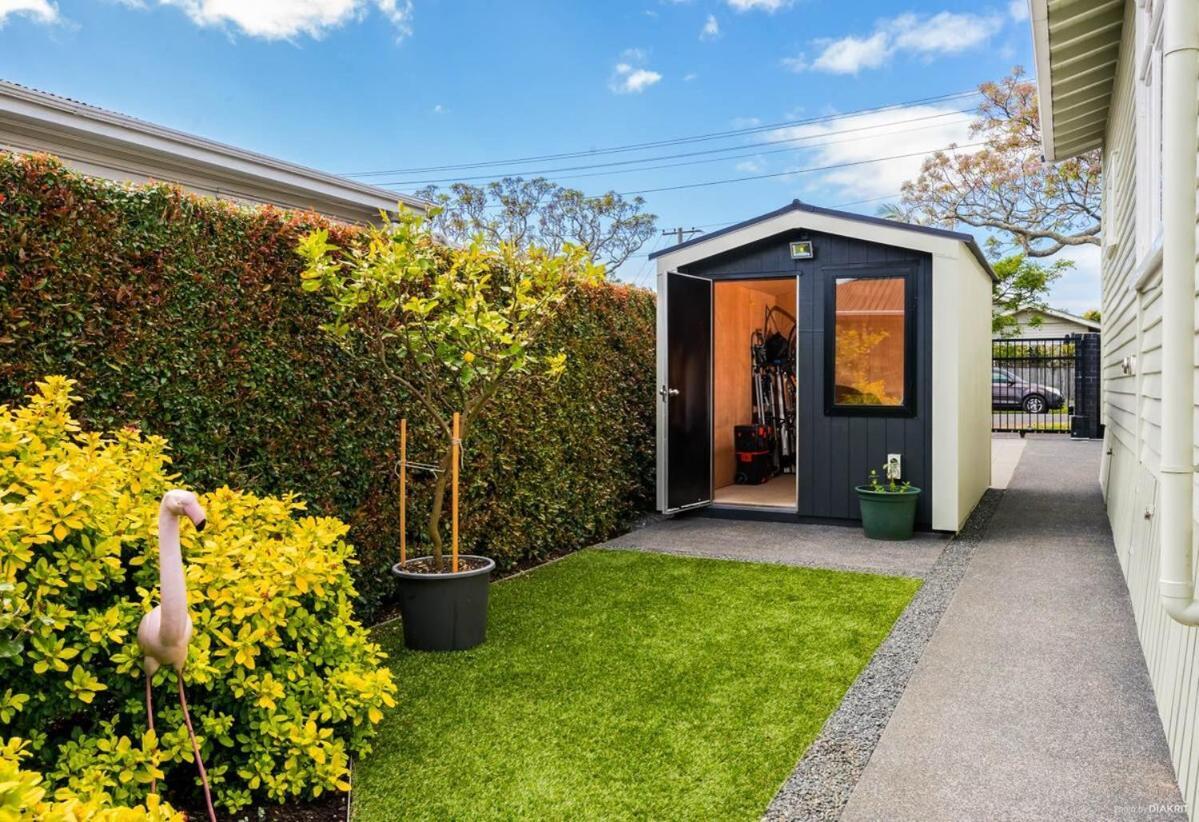Point Chevalier Life Villa Auckland
