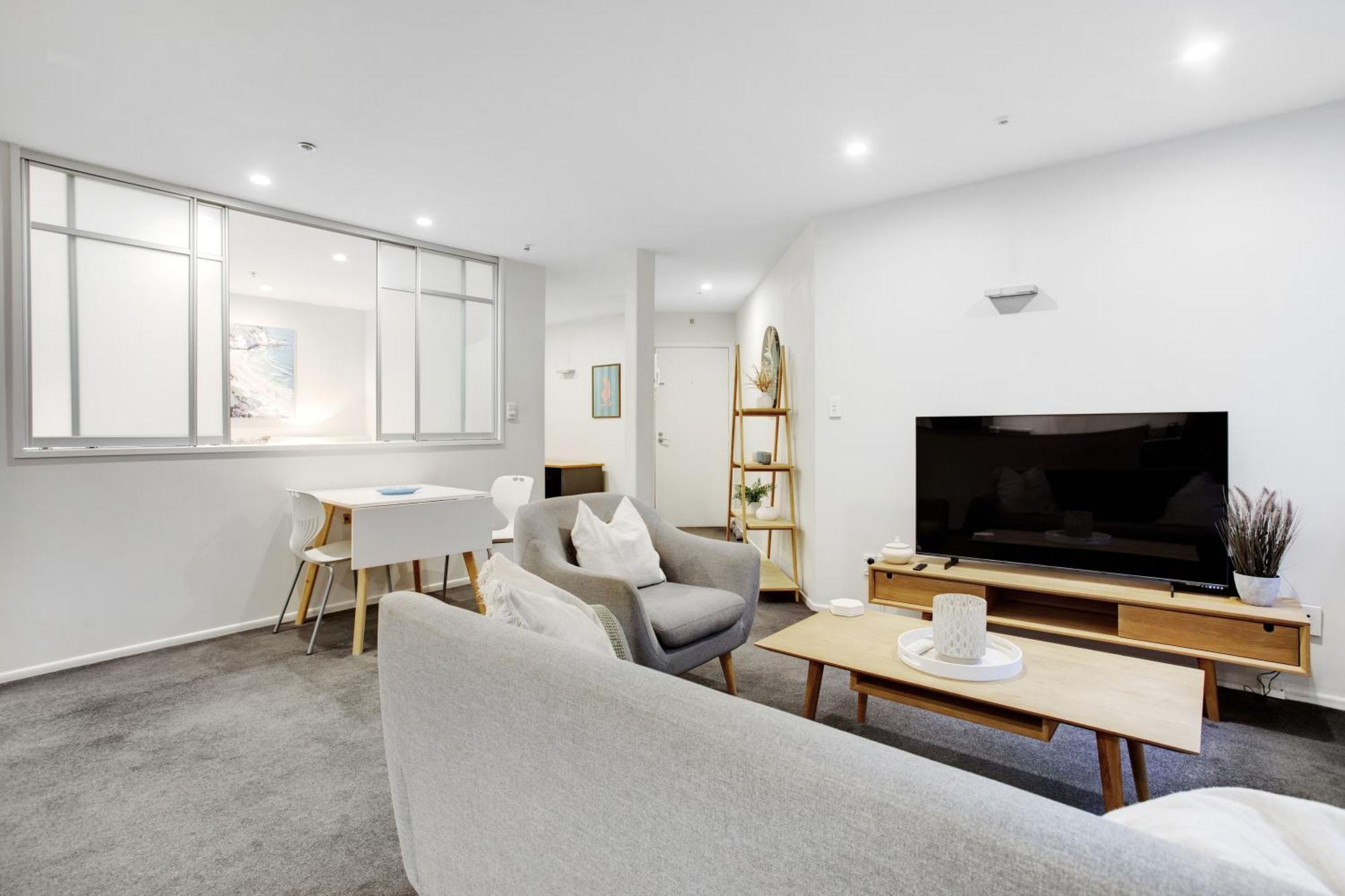 Apartment Secluded 1br In The Heart Of The *