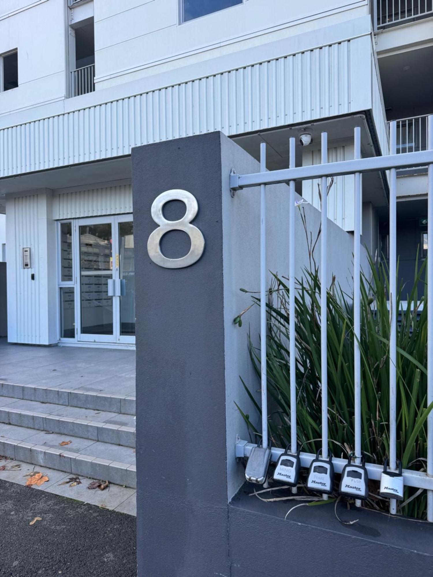 Luxury Penthouse 2 Bd 2 Bth 2 Carparks Pool *
