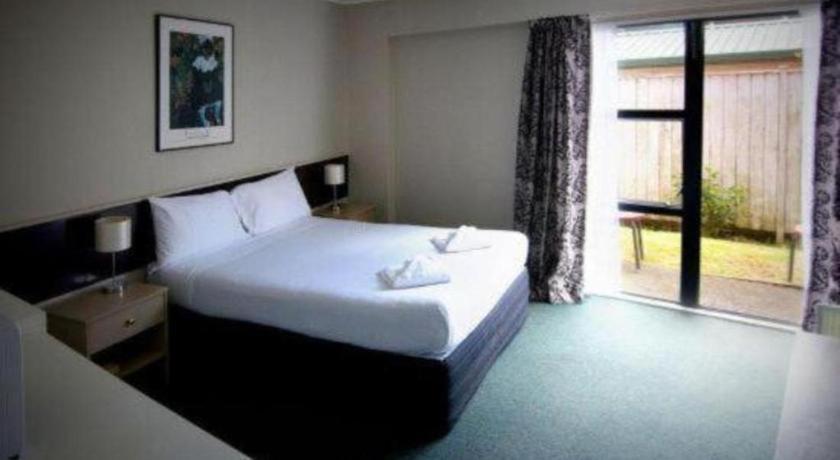 80 3* Auckland