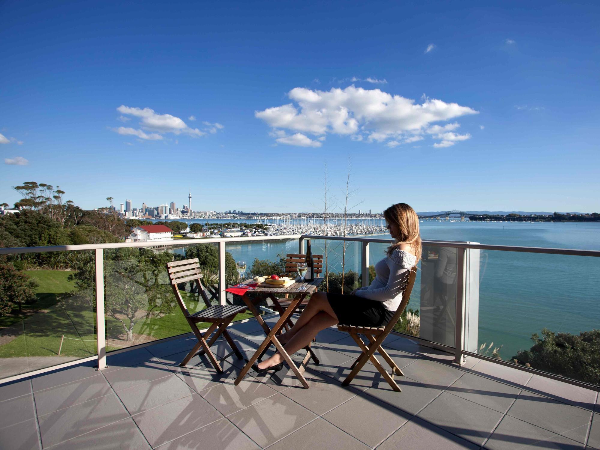 Vr Takapuna Auckland
