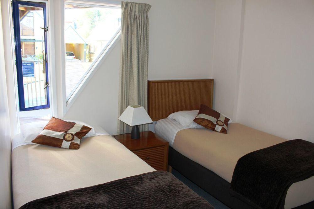 Bucklands Waterfront Motel 3*