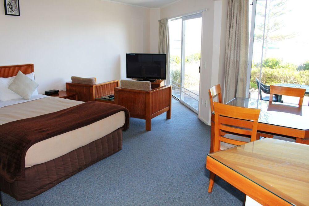 Bucklands Waterfront Motel