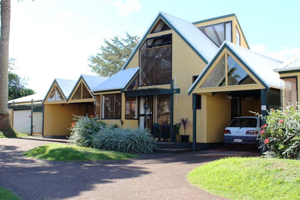 Bucklands Waterfront 3*